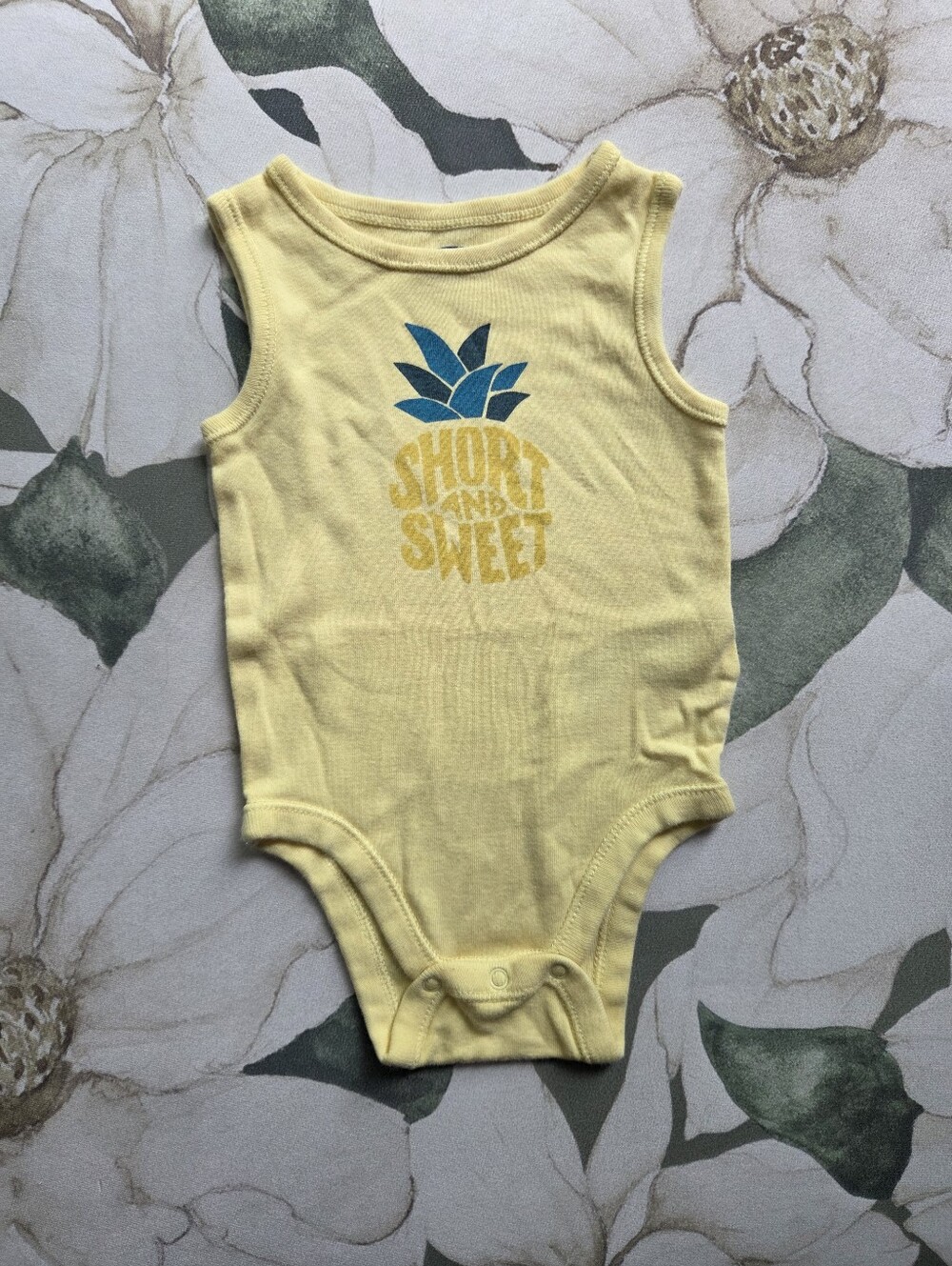 Old Navy Body Suit 3-6m